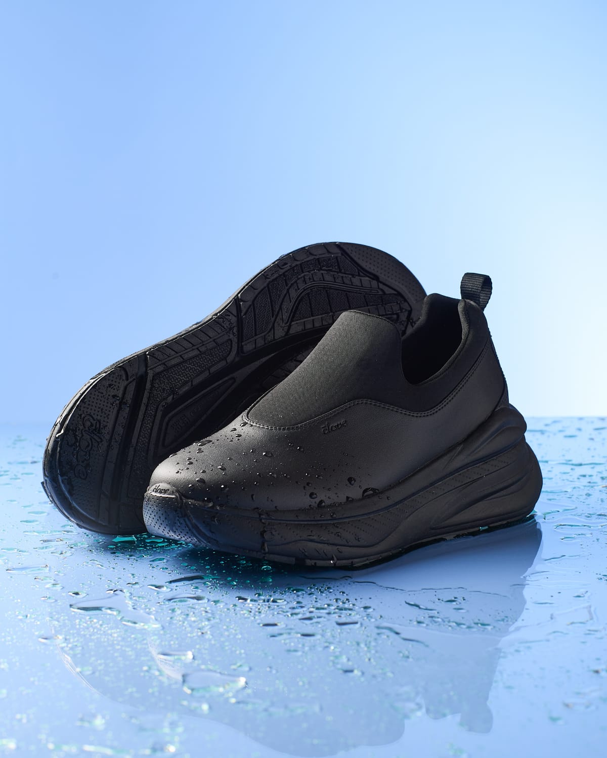 Women's Ona - All Black Option