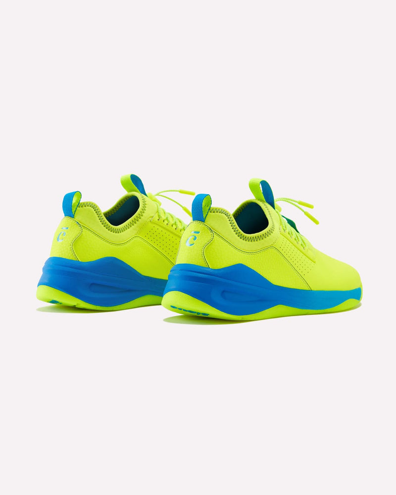 Nike yellow shoes hi-res stock photography and images - Alamy